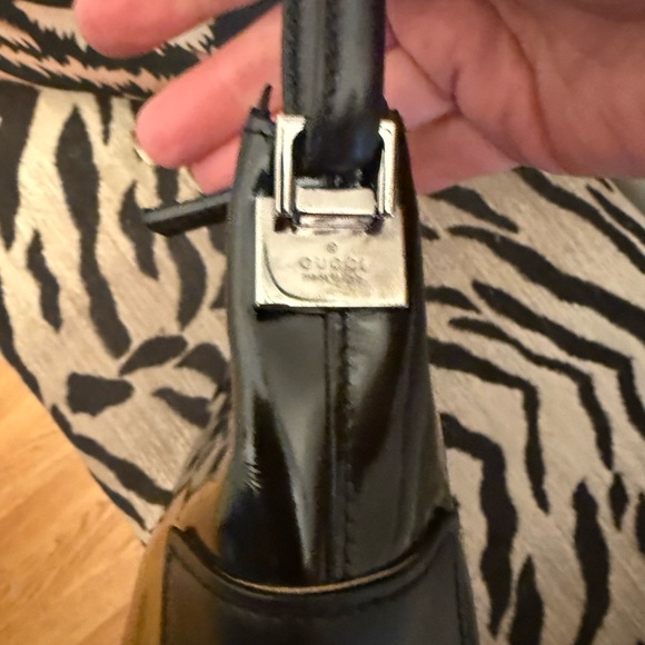 Gucci Black Patent Leather Shoulder Bag - Picture 5 of 10